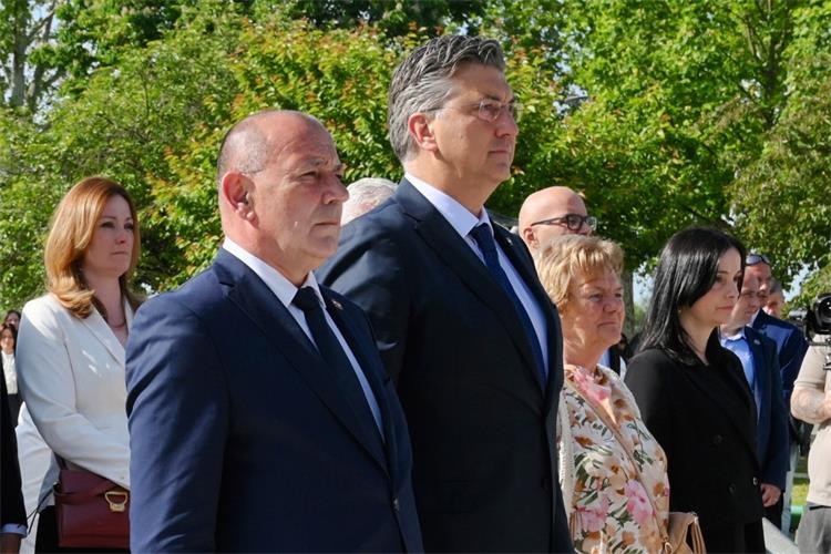 Slika /Foto 2025-2/Sl.Brod 03.05.2025.___0001.JPG